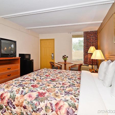 Spanish Trace Inn Athens Camera foto