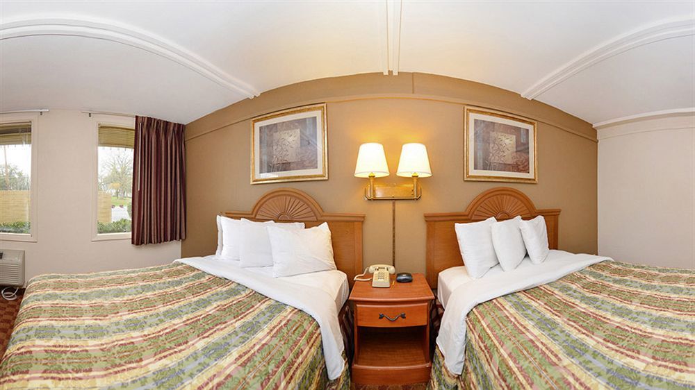 Spanish Trace Inn Athens Esterno foto