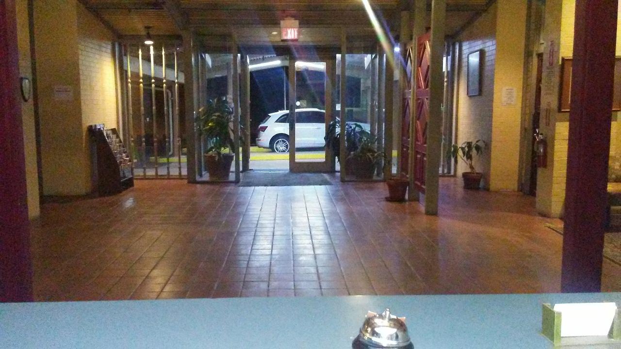 Spanish Trace Inn Athens Esterno foto