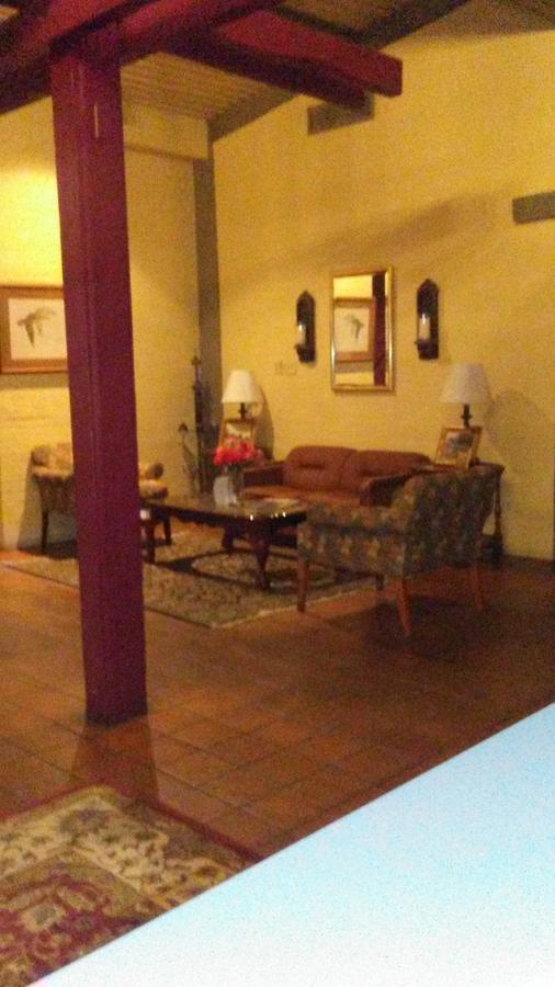 Spanish Trace Inn Athens Esterno foto