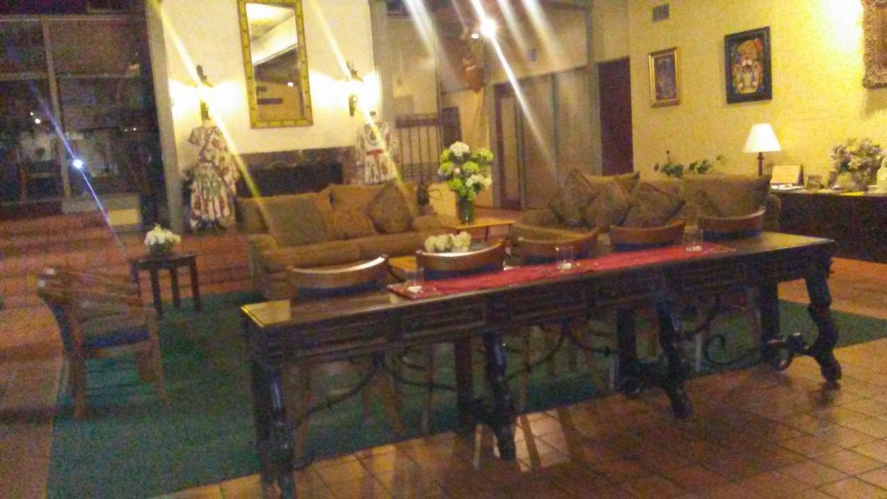 Spanish Trace Inn Athens Esterno foto