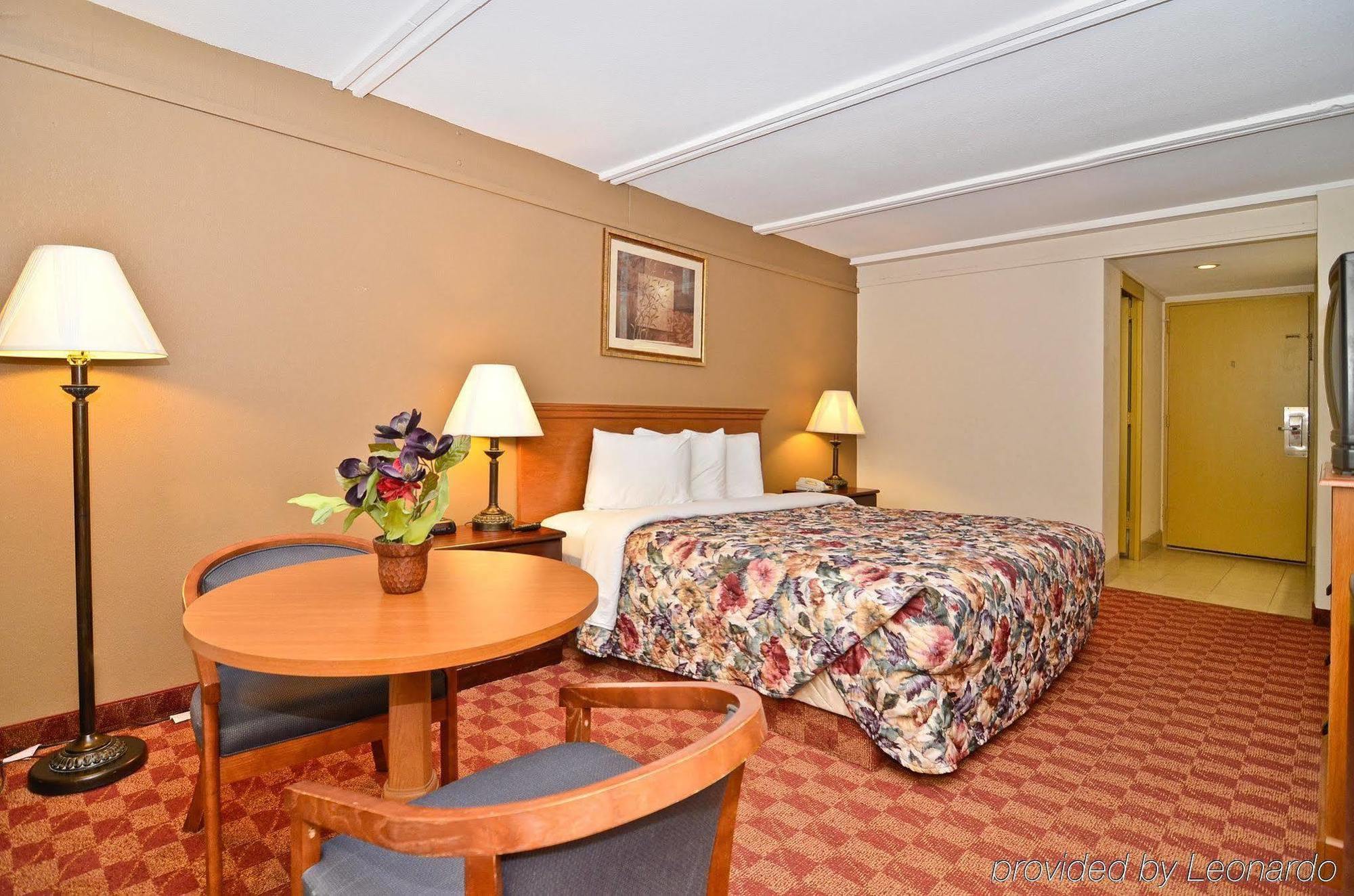 Spanish Trace Inn Athens Camera foto