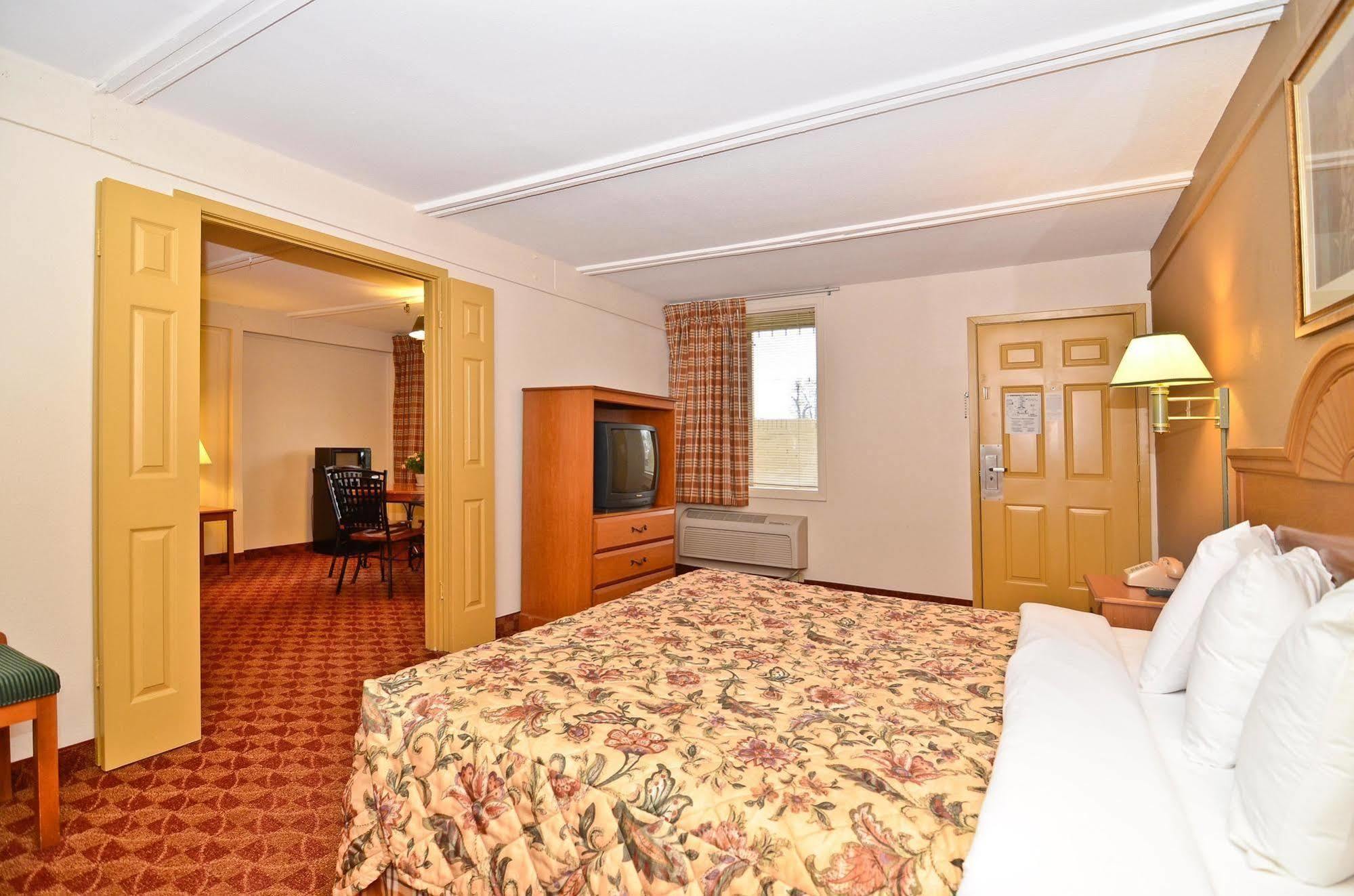 Spanish Trace Inn Athens Esterno foto