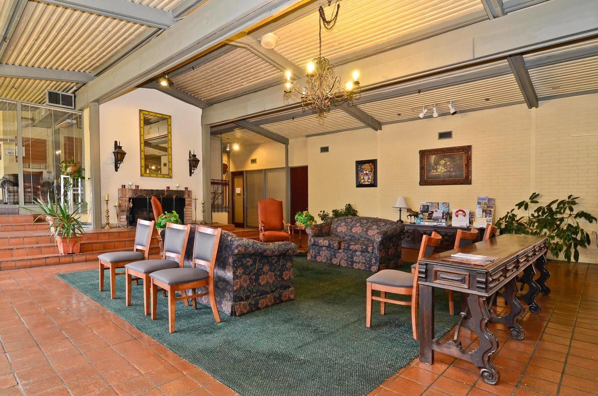 Spanish Trace Inn Athens Interno foto